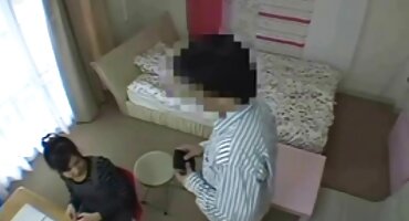 Hodati dolje traperice ruska teen masturbira besplatni seks film