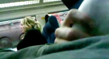 Ovaj čovjek filmovi za odrasle xxx je savršeno završio s lezbijkama