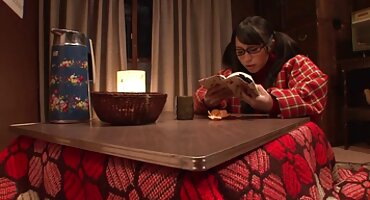 Nestašna motorist liže u taksi svog porno filmovi grupni sex klijenta