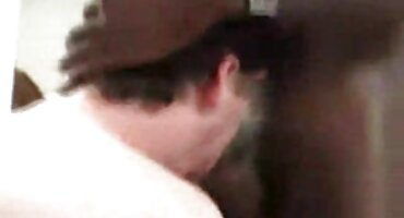 Plavokosa prostitutka napravila je masažu usana na penisu crnog čovjeka sex i porno filmovi