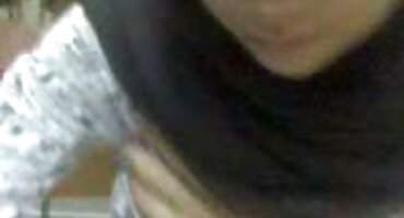 Crno stablo Fingering s umjetnom sex i porno filmovi penis i internet u smeđe usne