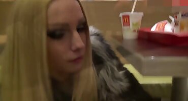 Lijepe prirodne djevojke jebu besplatni seks film za novac