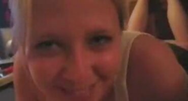 Namiguša to besplatni seks film čini dobro s crnim penisima