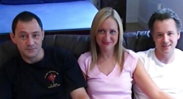 Prekrasna djevojka gumiran penis čovjeka u spavaćoj sobi porno filmovi za zene