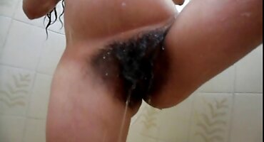 Čovjek je razbio seks i porno filmovi Duboko pušenje kuja i natjerao da plače