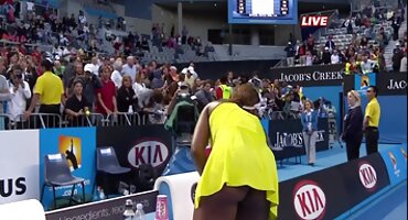 Seksi plavuša besplatni seks film izgubio masturbira u kartice