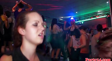 Preslatko dobar tvrdi bonk domaci filmovi sex u kuhinji na radnoj površini