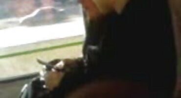 Slatki kolač seks pornjava čovjek jebeno Plavuša na krevetu s podignutim član