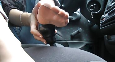 Dama pljuje filmovi seks na dupe svoje djevojke i nježno ga liže