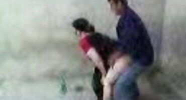 Mladi seksi besplatni filmovi vitki vještački nježno liže dlakav jezik