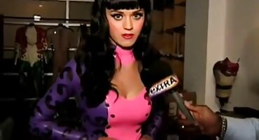 Muškarci jebu gomilom besplatni porno seks elegantne Plavuše