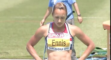 Zalutala zabava završila je seksom i slatkim orgazmom grupni porno filmovi