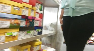 Seljak snagom i snagom zadovoljava požudu nezrelog susjeda i aktivno fucks domaći sex filmovi