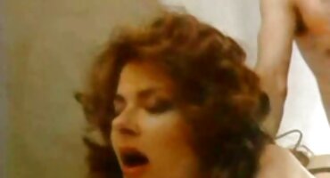 Umetnuo vibrator prijatelju u dupe do baze grupni porno film