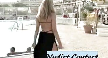 Seksi seks i porno filmovi djevojka miluje maca i curica djevojka na zabavan način