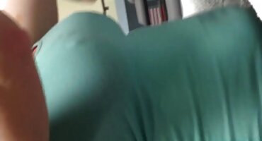 Podmazan seks porno filmovi djevojka treperi sise i maca