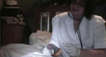 Plavuša u dva svinja porno filmovi sortirani u kategorije izvukao strastvenih dečki