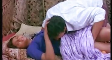 Vitke djevojke služe bogatog najbolji sex filmovi klijenta