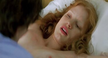 Pripremljena teen jebanje u porno film masaza obrijane maca