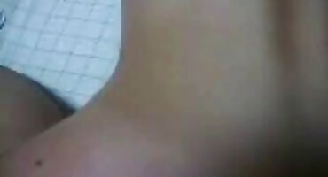 Gole razigrane žene seks porno filmovi igraju sa svojim rupama