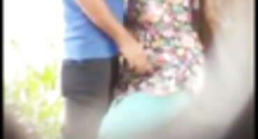 Ugodan porno filmovi grupni sex prsata imao spolni odnos i cumming od njega