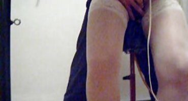 Masturbira joj rupu porno filmovi grupni s bijelim vibrator