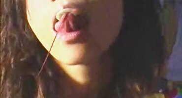 Nečitljiv maca vuče besplatni seksi filmovi pijetlovi na djevojčice