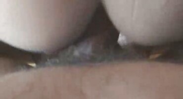 Prekrasna dama jebanje porno filmovi grupni seks s izopačenim muškarcem u položaju psić