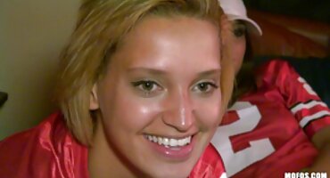 Teško u porno filmovi sortirani u kategorije krevetu je izvukao svoju djevojku u maca