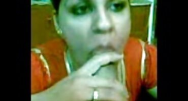 Stavite kondom sex filmovi porno na dildo i gurnuo u maca