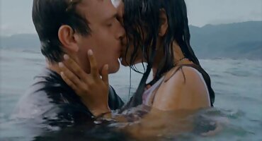 Studentica skida gaćice porno seks jebačina i pokušava novi vibrator