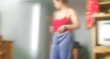 Mršavi junica strastveno trlja joj porno filmovi grupni seks pička