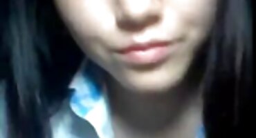 Ona je skinula flirty gaćice porno filmovi lizanje i napravio сквирт pred kamerom