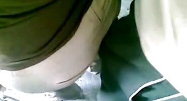 Šarmantna pornić seks lezbijka pomogla je svojoj djevojci da se sperma