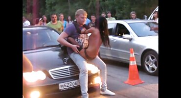 Grubo seks s romanticni porno filmovi muškarcem djevojke radije rade u teretani