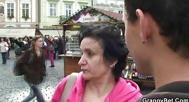 Napao straga i gurnuo požudan Plavuša U domaci filmovi sex maca