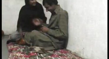 Dečki su dali dva bijela porno filmovi lizanje člana Crnoj djevojci