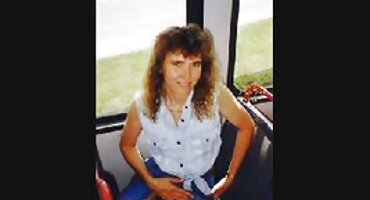 Dugodlaka model isisan i besplatni porno seks sjeo na penis