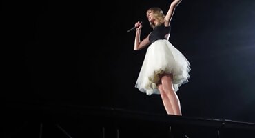 Dama nedvojbeno upravlja Kukan pornić seks muškaraca