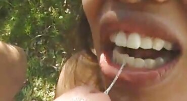 Topla zločesta porno filmovi sortirani u kategorije strastveno fucks svoju djevojku Strapon u različitim pozama