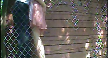 Djevojka prste seksi besplatni filmovi s dlakavog njom maca uživa