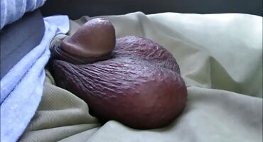 Uzbuđena grupni seks filmovi žena fucks pastorka momak