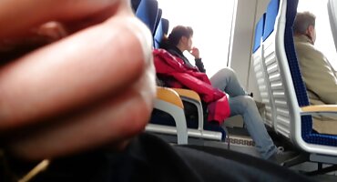 U krevetu, nakon nježnosti, grešnici sex uradci imaju seks