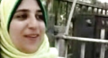 Dvije seks pornić žene s vibratorima imaju večer seksa