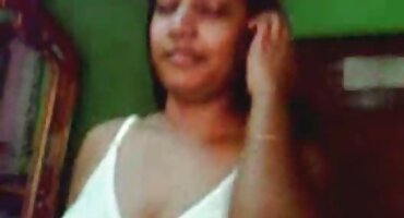 Djevojke posežu za porno filmovi u troje ružičastim seksom i sretne su zbog toga