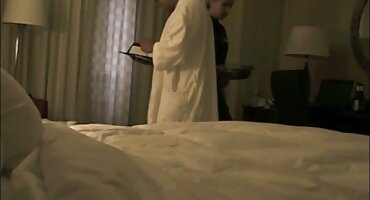 Napaljeni studenata porno filmovi grupni sex seks u svlačionici zakačen