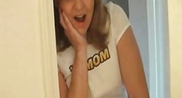 Žigolo se uopće seljački pornići ne suzdržava i fucks djevojku zajedno