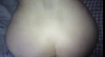 Mladić porno filmovi grupnjaci jebeno u sobi jednog od studenata