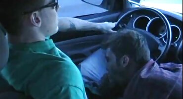 Zločesti seks porno filmovi Tinejdžeri sniman i jebeno piletina u zbijeno šupak