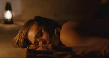 Maine u majici pomogao orgazam s član porno filmovi u troje